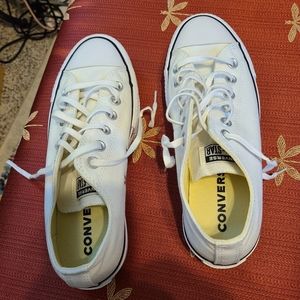 Converse platform shoes size 8